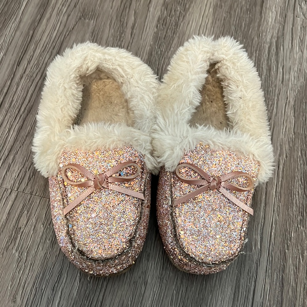 Pink sparkle moccasin size XL 11/12